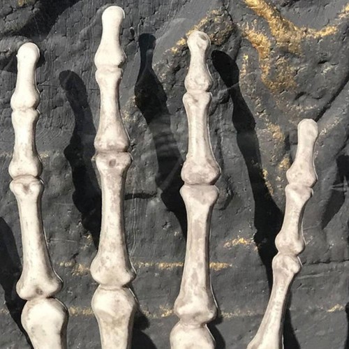 Halloween Resin Skeleton Hands Realistic Fake Human Hand Bone Party Home Decor - Picture 11 of 12