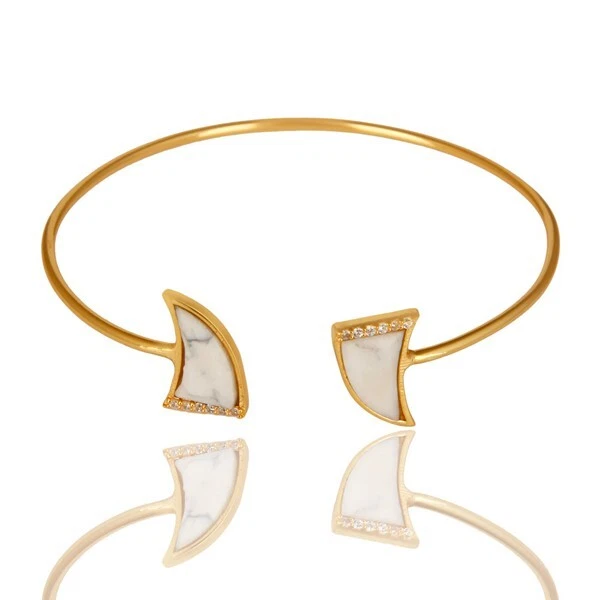 Bracelete de punho de pedra preciosa dente folheado a ouro duas pedras ajustável Howlite e CZ - Imagem 2 de 4