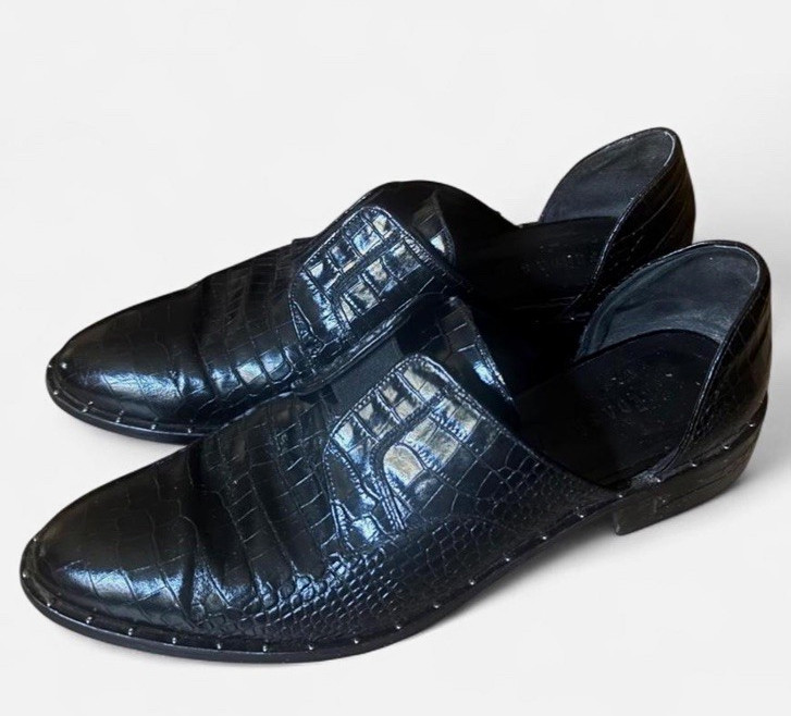 Freda Salvador Black Leather Slip-On Loafers Croc Pattern Studded 8.5
