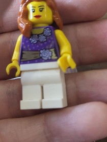 LEGO&reg; Minifig twn154 - Female Dark Purple Blouse with Gold Sash and Flowers