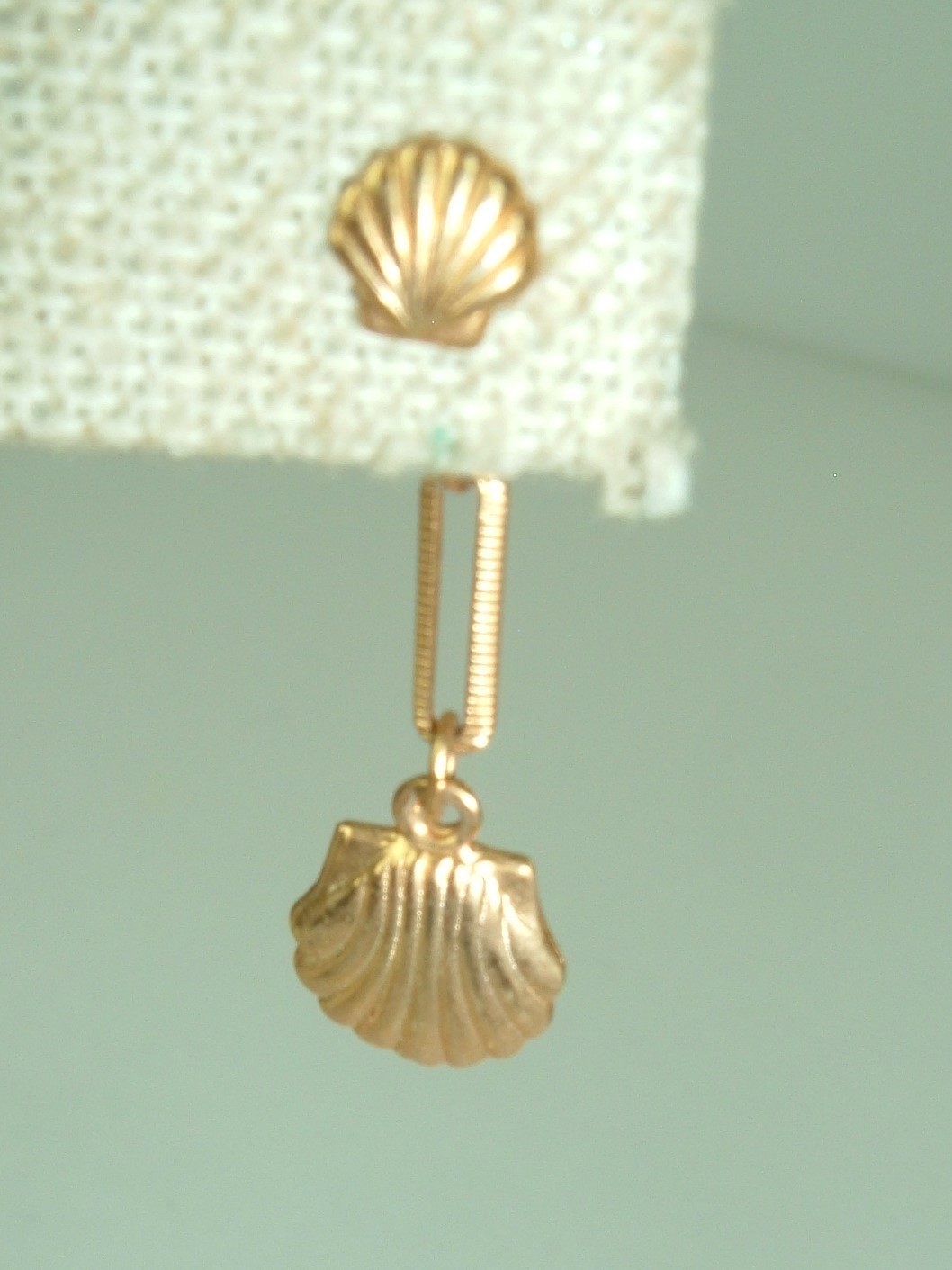 Vtg Earrings Gold Filled Posts Tiny Shell Dangler… - image 3