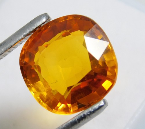 Sphène Jaune Naturelle 20,65 Ct - Certifiée IGL, Pureté SI, Taille Radiant, Superbe Pierre Précieuse