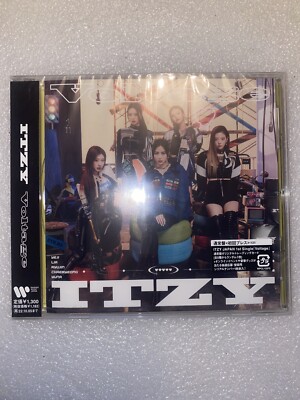 New ITZY Voltage Limited Edition CD Lyrics Booklet Trading Card Japan WPCL-1 FS