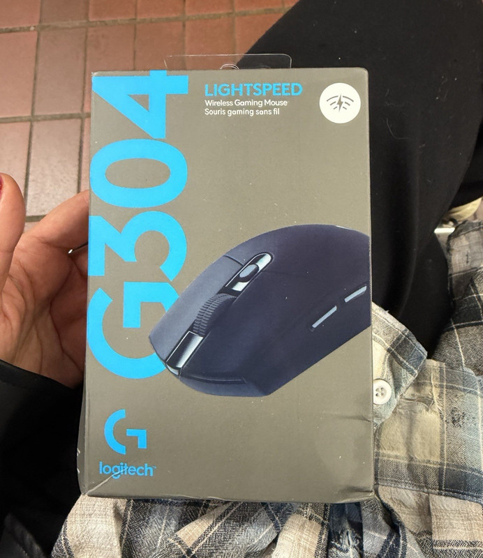 Logitech G304 LIGHTSPEED Wireless Gaming Mouse - Wireless Connectivity