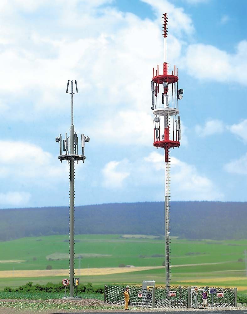 Busch H0 1021 Building 2 Mobile phone masts with fencing and decals 32 cm high