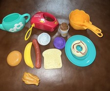 Pretend Food/Kitchen Toy Lot of Meals Chicken Dessert Pastry Beater That Works