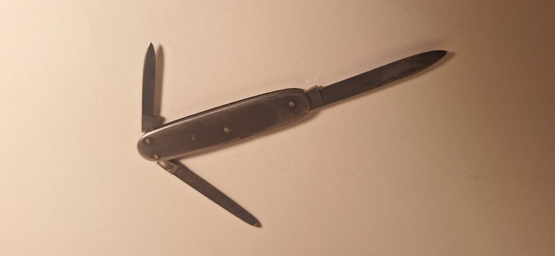 Antique J.A. HENCKLES, TWIN -GERMANY 3 Blade POCKET KNIFE - Subdued STEEL Handle