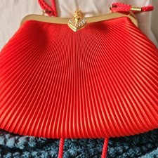Red Pleated Kiss Lock Clutch Purse with Detachable Chain Strap Gold Hardware