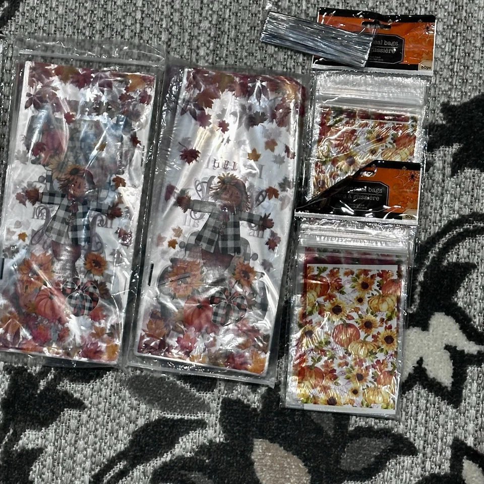 Lot of 450 Festive Autumn Harvest Halloween Trunk or Treat Bags 🎃 (2 Sizes) NEW - Image 4 of 4