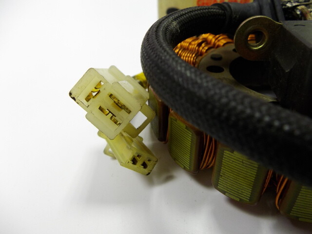 觀音23 Yamaha FZR400 Stator Assy 1988-1990 NOS FZR 400 Generator