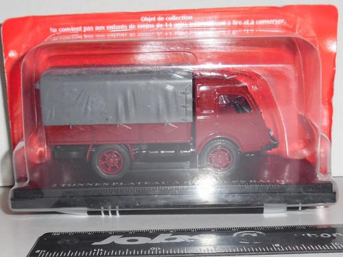 IXO / HACHETTE RENAULT 2 TON TRUCK RED 1947 1-43 SCALE NY51 . NEW. BLISTER PACK