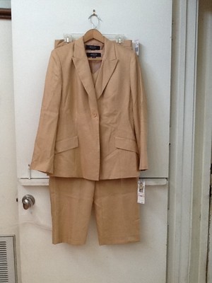 Women's Kasper Piece Pant Suit, size 10 Petite