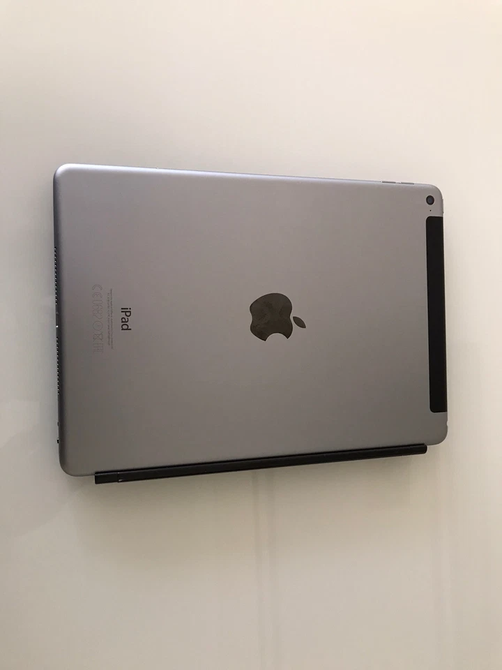 Logitech Ultra-thin Magnetic Clip-on Bluetooth Keyboard i5/UK For iPad 2018/2017 - Image 4 of 4