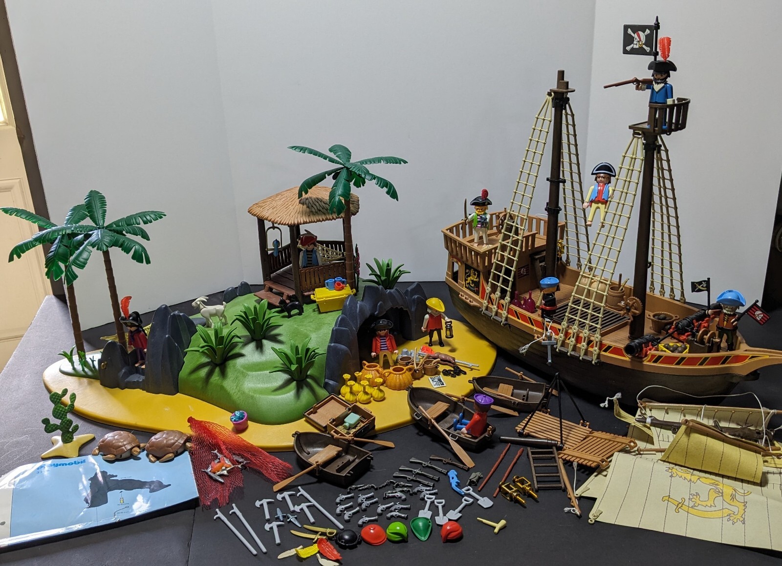Vintage Playmobil Pirate Cove Island 3799 and Pirate Ship 3053 Sets eBay