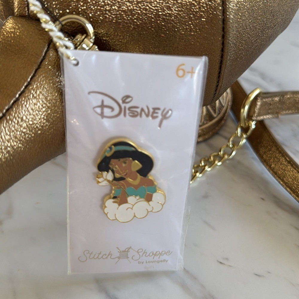 Disney Loungefly Stitch Shoppe Aladdin Genie Lamp Crossbody  display picture 2