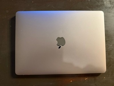 2020 Apple MacBook Air 8GB RAM 256GB SSD 13.3