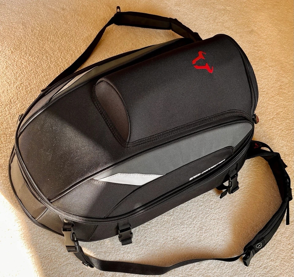 SW-Motech EVO Jetpack Hecktasche, 20-33l, Ballistic Nylon, Schwarz/Grau+Regenhau - Bild 3 von 4