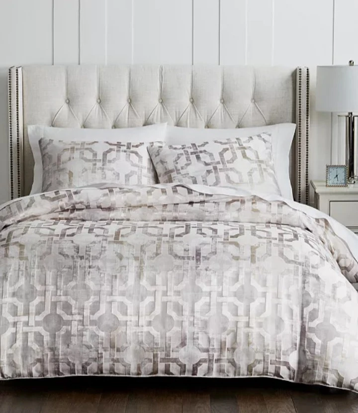 Juego de edredón de 3 piezas tamaño queen con fundas "Fresco" de Hotel Collection, dorado nuevo sin etiquetas Foto 4 de 4