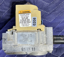 Honeywell Furnace Gas Valve VR8204A2175 VR8204A 2175 NAT GAS 0208