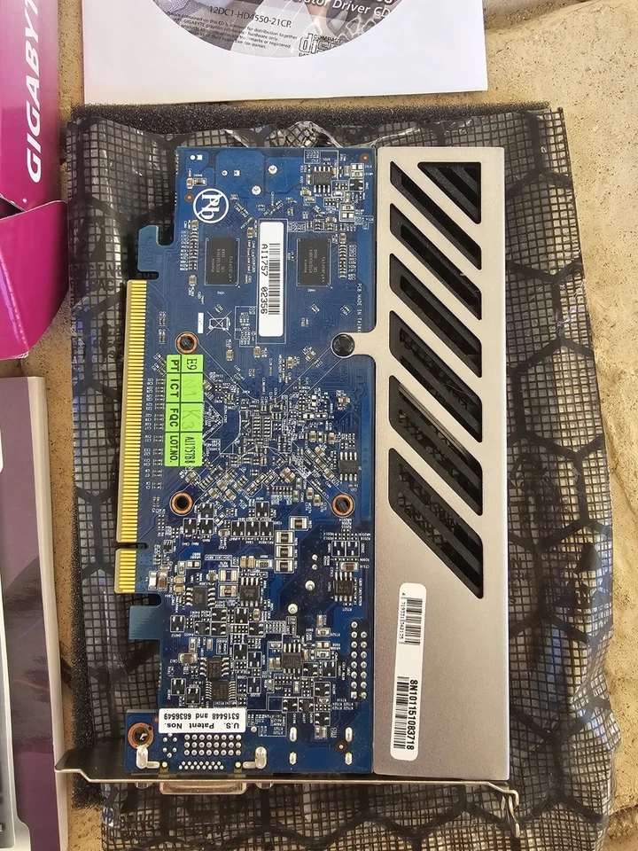 GIGABYTE ATI Radeon HD 4550 DDR3 64-bit Graphics Video Card GV-R455D3-512I - Image 3 of 4