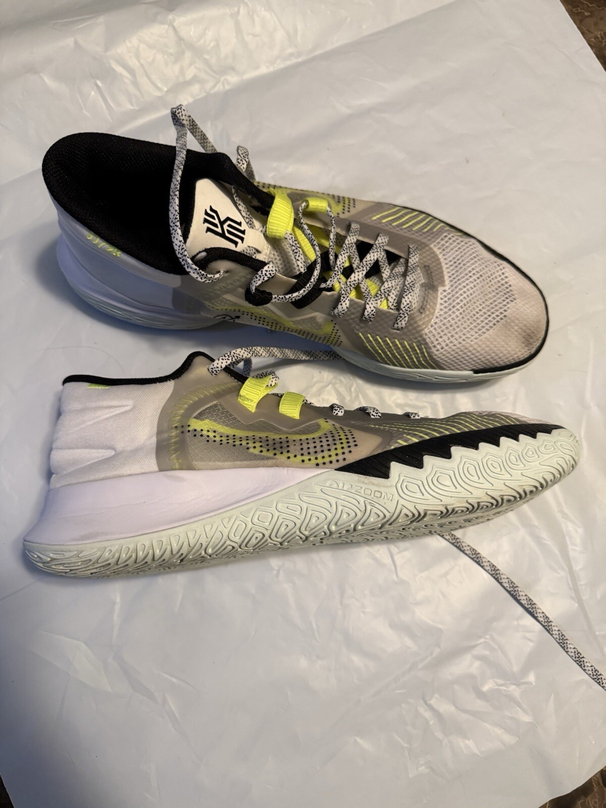 Nike Kyrie Flytrap White Volt size 13 - image 7