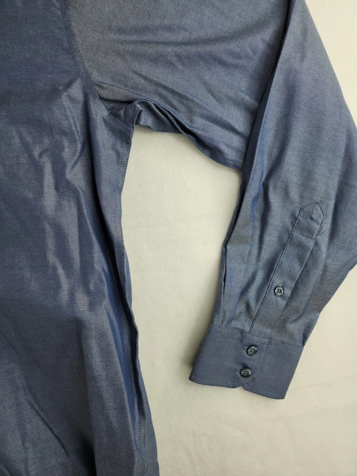 Camisa de manga larga calce ajustado azul casa roja con logotipo LSP para hombre grande Foto 2 de 4