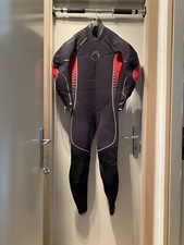 Muta subacquea uomo Tribord Waterprof Zipper,7 mm,taglia 48.Ottime condizioni