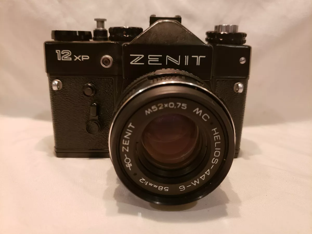 ZENIT Camera w/ MC HELIOS 44M-6 58mm f/2