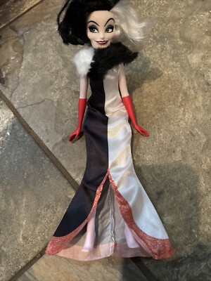 Hasbro Cruella DeVille - Disney's 101 Dalmations Black & Brights Doll -  Villian | eBay