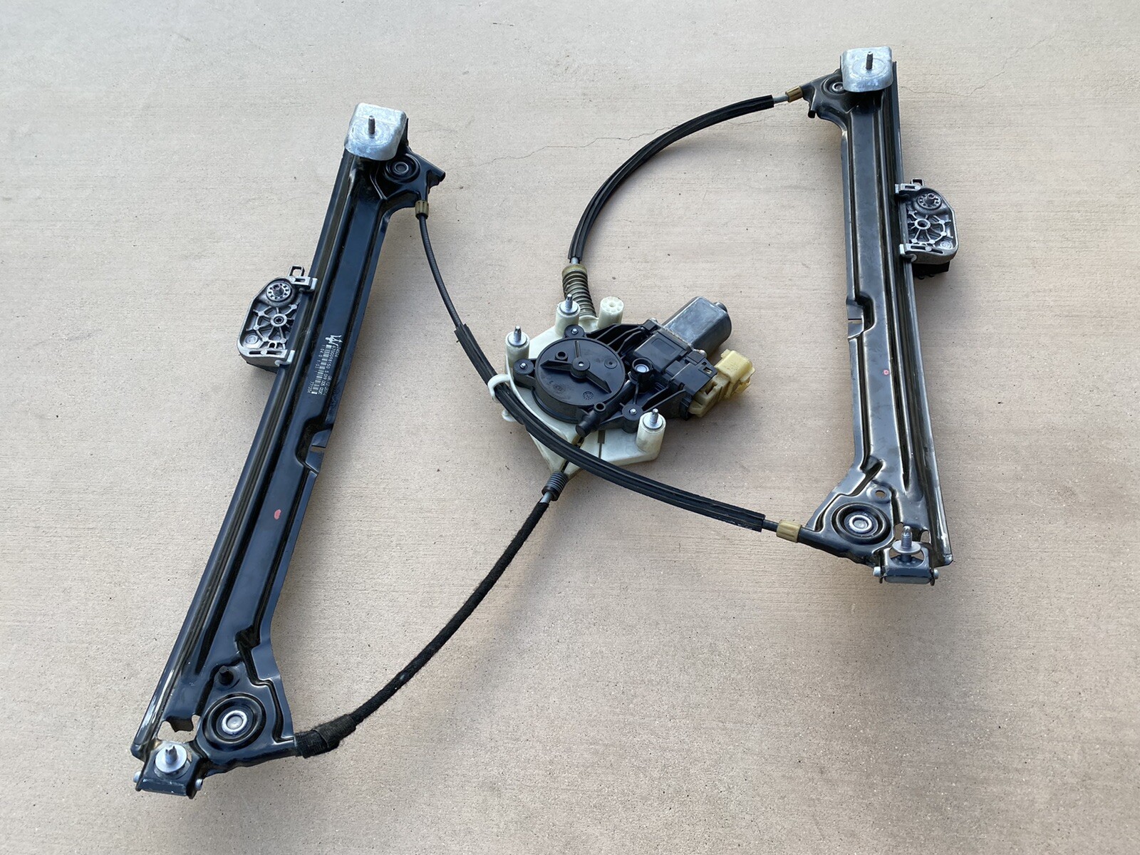 2014-2022 Maserati Ghibli Front Right Passenger Side Window Regulator & Motor