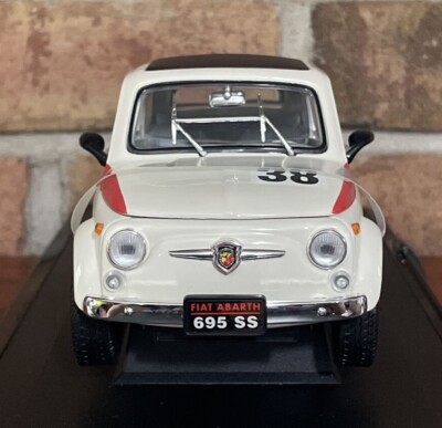 1963 Fiat Abarth 695SS 1:18 Die-Cast White Red ROAD SIGNATURE