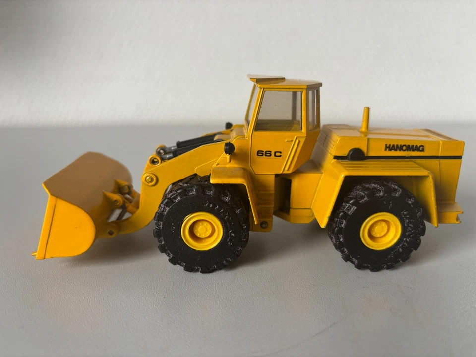 Hanomag Radlader 66C in gelb Cursor #569 1:50 Top Zustand