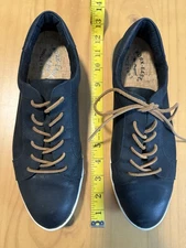 KORK-EASE Paislee Sneaker Women's Size 8 Black Leather Slip-On Cork Insole