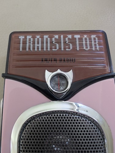Radio transistor de bolsillo Studebaker AM/FM rosa/marrón probado SB7803PB - Imagen 5 de 13