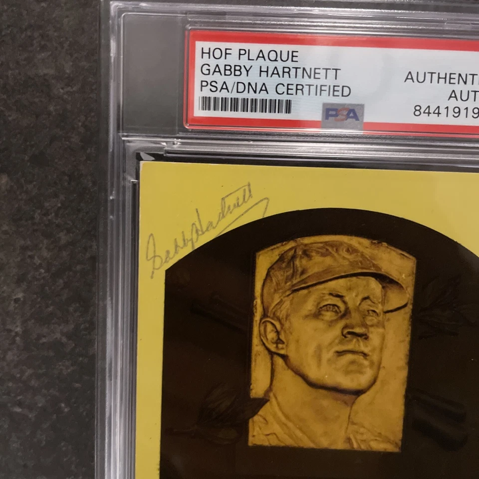 RARE BASEBALL HOF AUTOGRAPH SIGNED PLAQUE CARD GABBY HARTNETT PSA /DNA SLABBED - Image 2 of 4