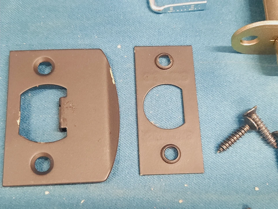 Emtek 5212ROUUS19 Privacy, Rectangular Rosette, Round Knob Flat Black *READ* - Image 4 of 4