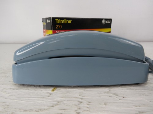Vintage AT&T Trimline 210 Touch-Tone Push-Button Corded Phone with Box - Blue - Zdjęcie 5 z 10