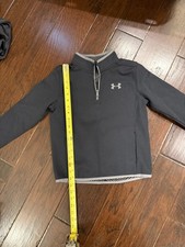 Under Armour 1/4 Zip - Youth Size Small - Black