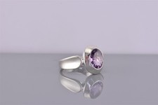 Sterling Silver Oval Wedged Frame Purple Amethyst Fluted Band Ring 925 Sz: 7