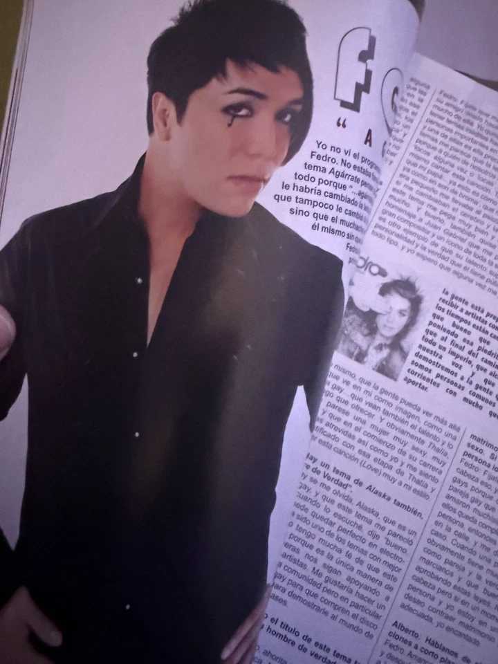 Adelante: The LGBT Latino Mag -April 2010- Fedro Interview. Christian Chavez. Foto 2 de 4