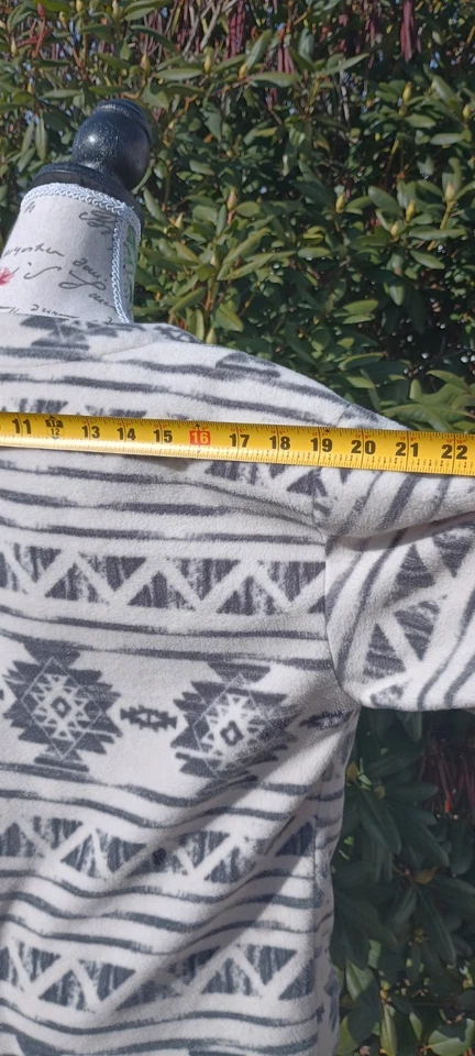 Cárdigan polar C&C California cuello en V estampado azteca Western Ranch para mujer talla L Foto 4 de 4