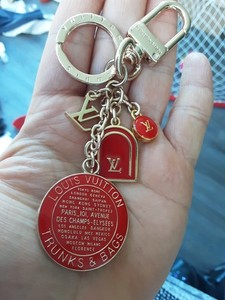 LV Keychain gold / red