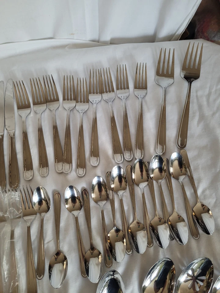 Wallace 18/10 WAS255 cubiertos de acero inoxidable brillante 62 piezas 2014 Foto 3 de 4