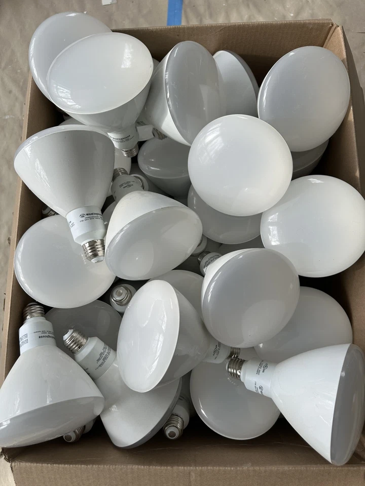10 Westinghouse LED Dimmable Bulbs - 17R40 - 17W - 3000k - 1230 Lumens - Image 3 of 4
