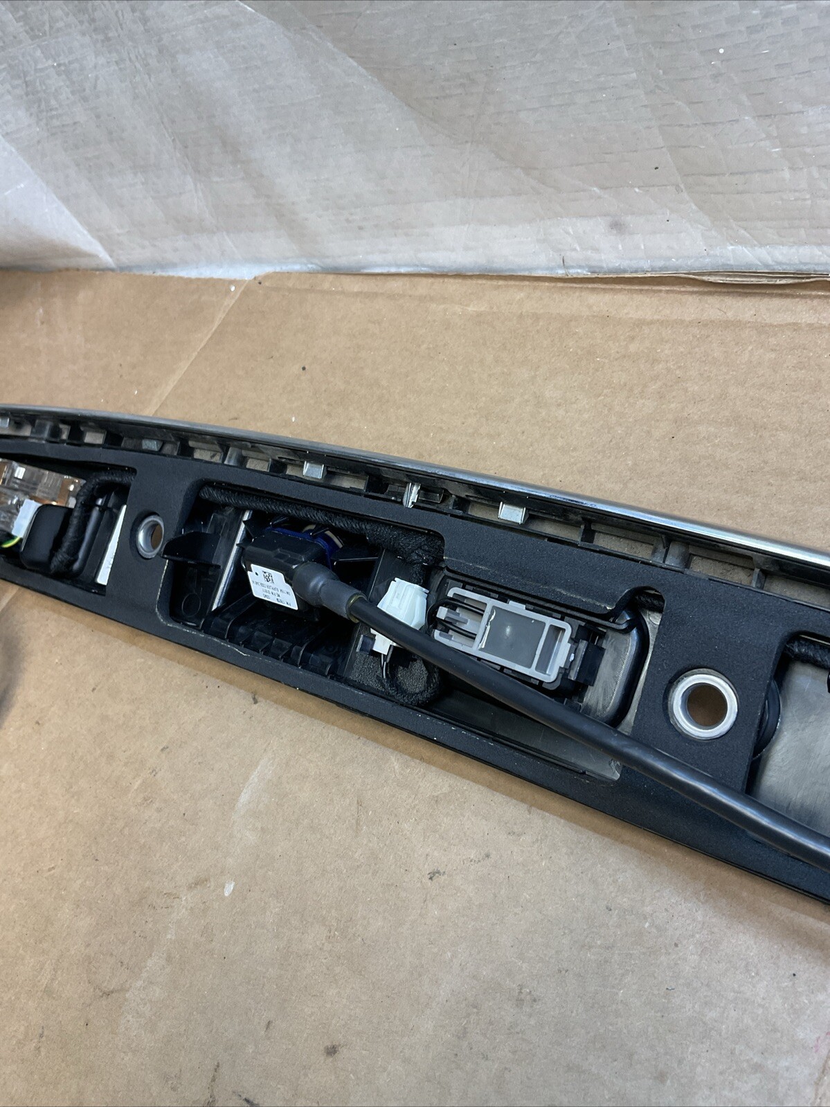 2014-2019 Maserati Quattroporte Rear Trunk Lid Grip Handle Molding Trim OEM
