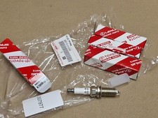 Toyota Aygo 1.0 3 Cylinder Spark Plug K16HR-U11 X4 2005-2011 9091901258 Genuine