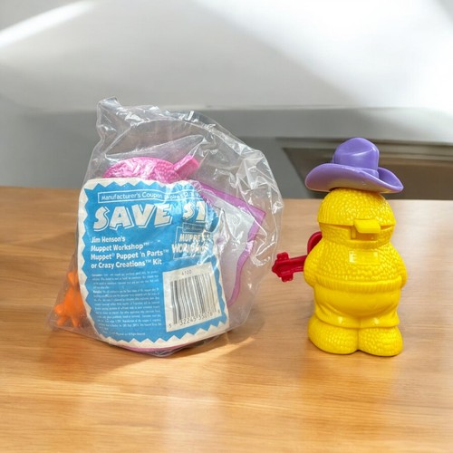 McDonalds Happy Meal 1994 Jim Henson's Muppet Workshop Dog Figurine/Accessories - Picture 14 of 16