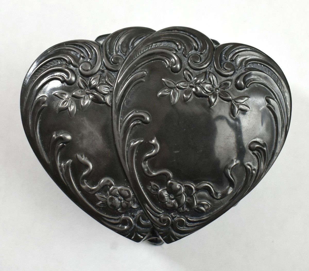 ハンドメイド☆アンティーク風☆シャビーシックなブレッドボックス☆キルト柄 Antique Art Nouveau Jennings Bros Silver Trinket Box Footed Red