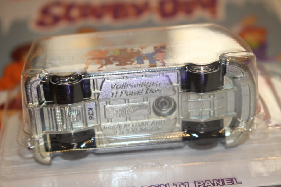 Hot Wheels Scooby Doo Volkswagen VW T1 furgoneta panel, peluda, velma, etc., 1:64, nueva en caja Foto 4 de 4