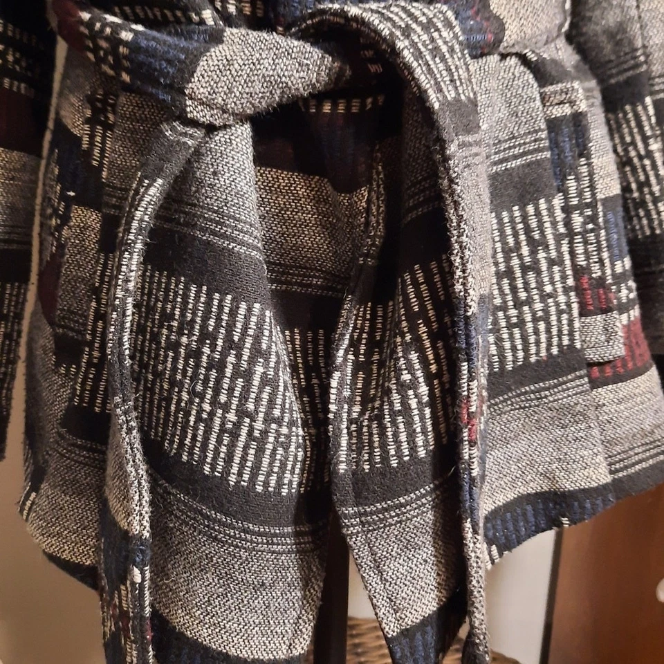 Chaqueta Cárdigan CHARLOTTE RUSSE Mezcla Lana Boho Suroeste Cinturón M Acogedora Foto 2 de 4